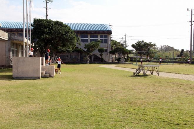 上城小　休み時間　児童　知名町